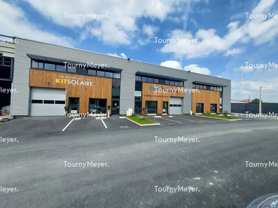 Light Industrial in Haute-Goulaine for sale Building Photo- Image 1 of 11