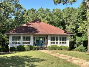 1251 Club Dr, Bishop, GA for rent Primary Photo- Image 1 of 18