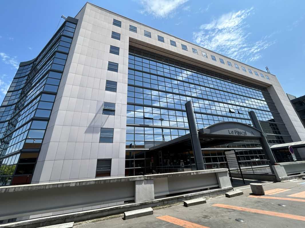 Office in Créteil to rent Building Photo- Image 1 of 5