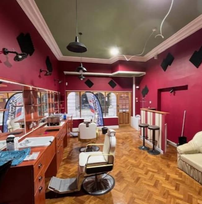 2-3 Abbey Arcade, Burton On Trent to rent Interior Photo- Image 1 of 2