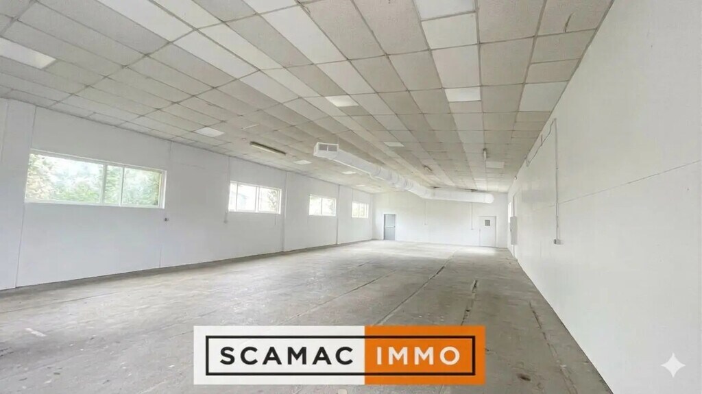 Location Entrepôt 320 m² - Photo 1