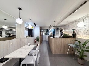 Retail in Barcelona, Barcelona to rent Interior Photo- Image 1 of 21