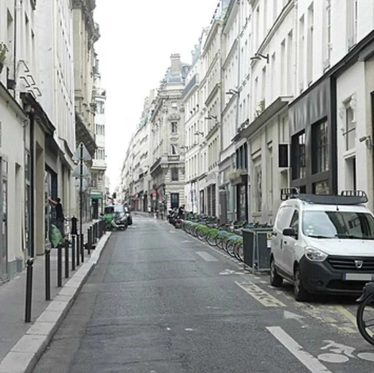 Light Industrial in Paris for sale Building Photo- Image 1 of 6