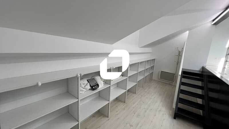 Office in Suresnes to rent - Building Photo - Image 3 of 7