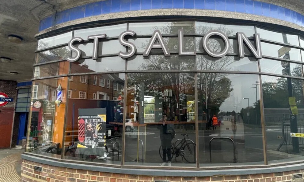 Gunnersbury Ln, London to rent Building Photo- Image 1 of 2