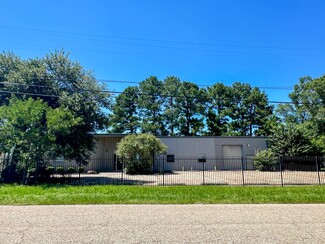 More details for 602 W Semands St, Conroe, TX - Light Industrial for Rent