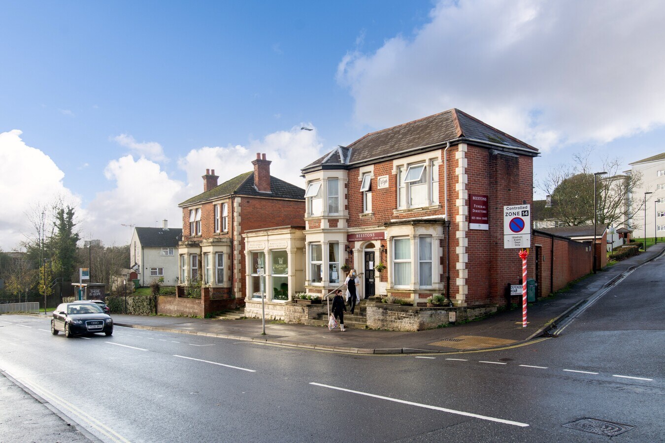 35 Bridge Rd, Southampton, SO19 7GP UK