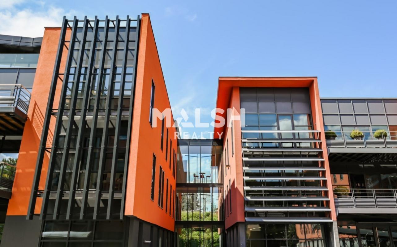 Office in Caluire-et-Cuire for sale Building Photo- Image 1 of 31