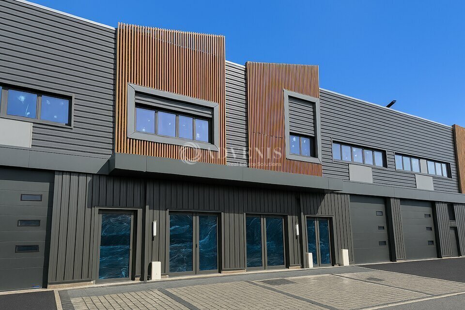 Light Industrial in Courtry for sale Building Photo- Image 1 of 10