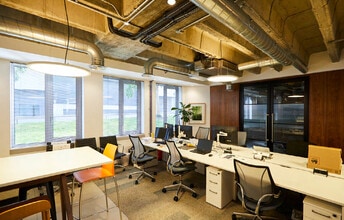 College Rd, Guildford to rent Interior Photo- Image 1 of 7