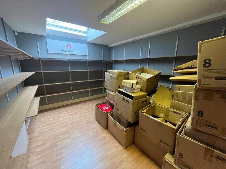 19 Church St, Oadby to rent - Interior Photo - Image 3 of 4