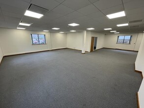 Premier Way, Elland for rent Interior Photo- Image 1 of 3