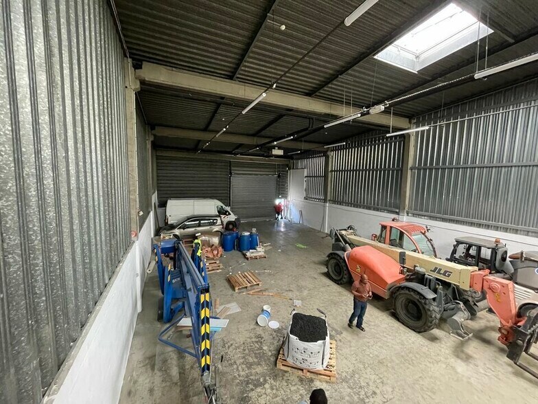 Garonor, Aulnay-sous-Bois to rent - Building Photo - Image 3 of 3