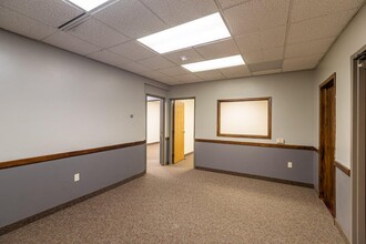 505 King St, La Crosse, WI for rent Interior Photo- Image 2 of 8