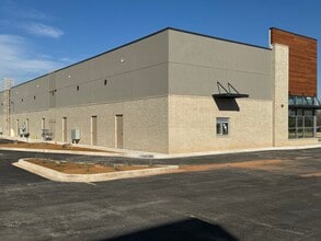 Route 66 Landing, Yukon, OK for rent Building Photo- Image 2 of 3