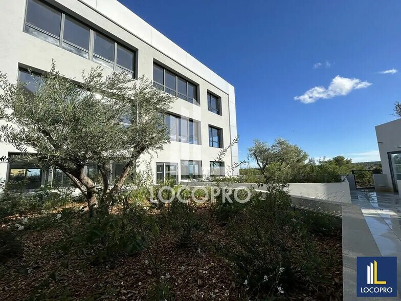 Office in Valbonne to rent - Building Photo - Image 2 of 7