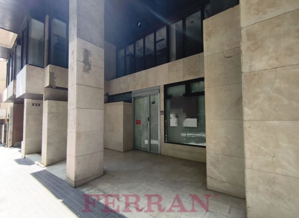 Retail in Barcelona, Barcelona to rent Interior Photo- Image 1 of 12