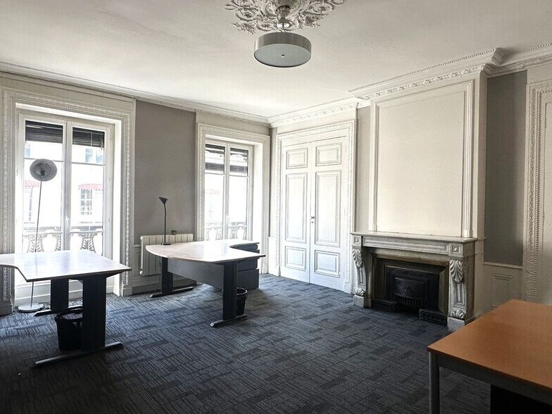 Office in Lyon for sale - Interior Photo - Image 3 of 7