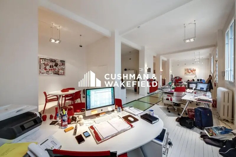 Office in Neuilly-sur-Seine to rent - Interior Photo - Image 2 of 12