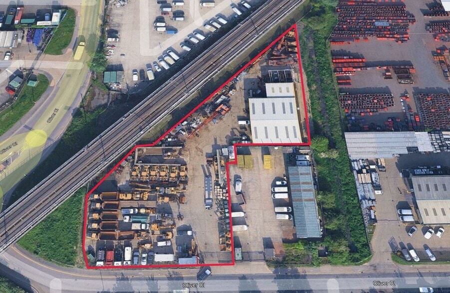 2 Oliver Close, Grays to rent - Aerial - Image 2 of 3