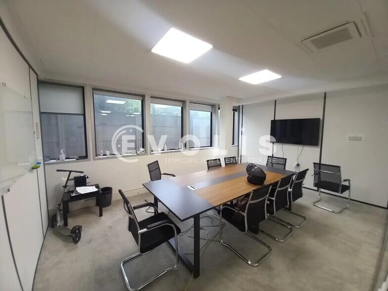 Office in Malakoff to rent - Interior Photo - Image 1 of 11