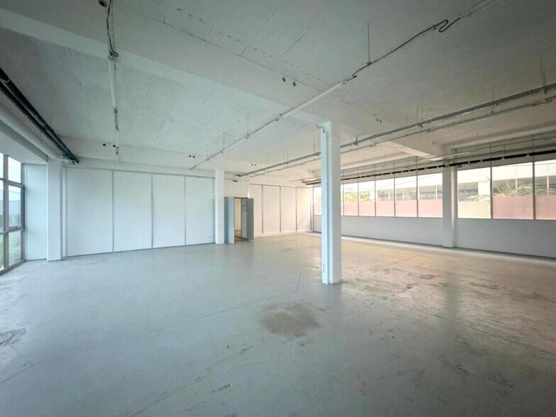 Light Industrial in Bezons to rent - Interior Photo - Image 3 of 10