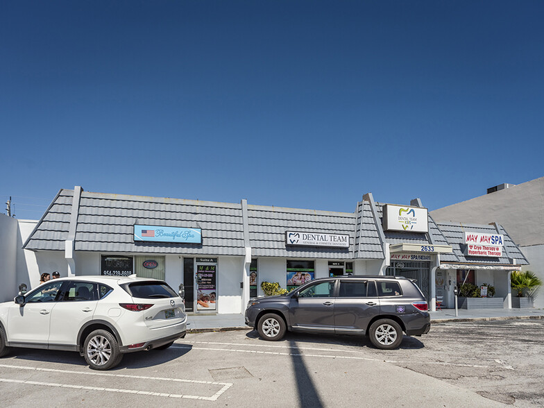 2633 E Commercial Blvd, Fort Lauderdale, FL for rent - Building Photo - Image 3 of 10