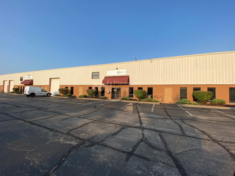 2057 E Aurora Rd, Twinsburg, OH for rent - Building Photo - Image 1 of 7