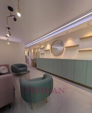 Retail in Barcelona, Barcelona to rent Interior Photo- Image 2 of 7