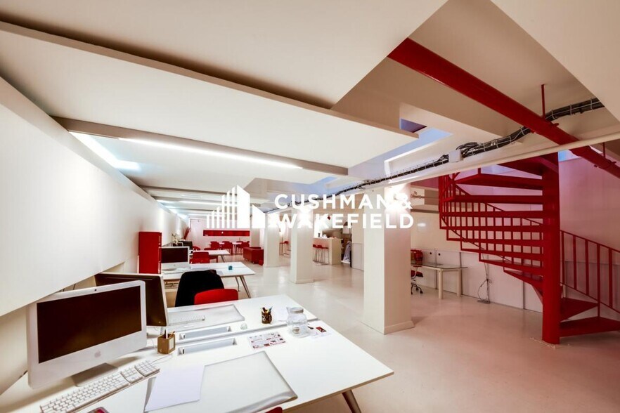 Office in Neuilly-sur-Seine to rent - Interior Photo - Image 3 of 12