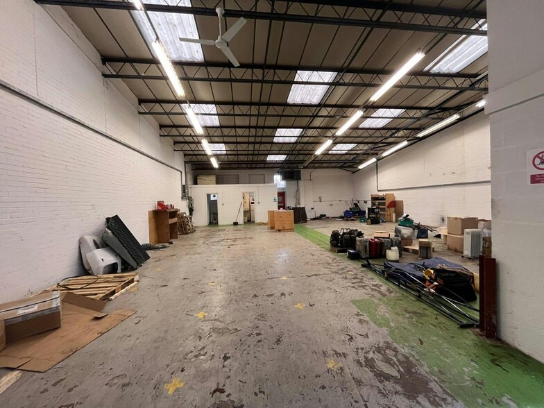 Chilton Rd, Chesham to rent - Building Photo - Image 2 of 4