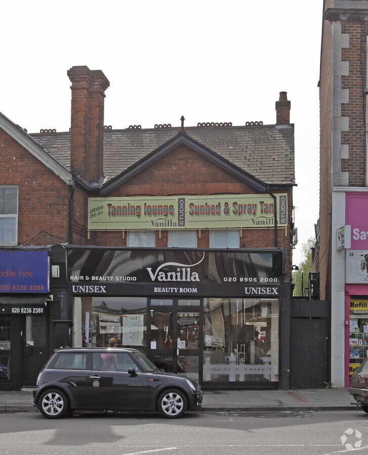 40 Shenley Rd, Borehamwood, WD6 1DR UK