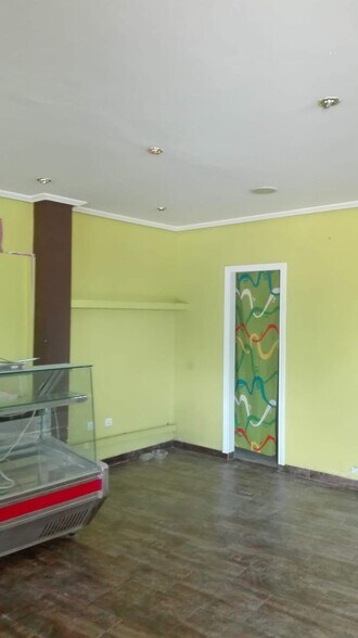 Retail in Cáceres, Cáceres for sale - Building Photo - Image 2 of 4