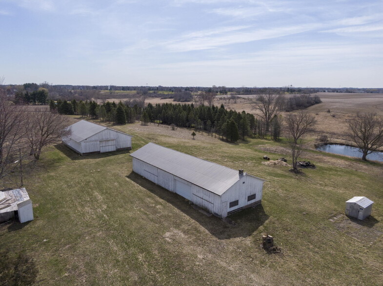 8020 Haligus Rd, Huntley, IL for sale - Primary Photo - Image 1 of 1