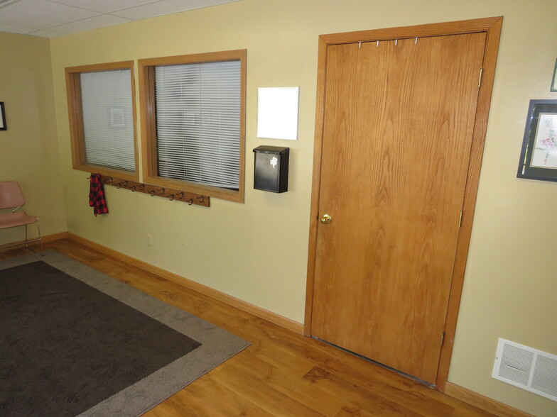 113-137 W Wapella St, Minooka, IL for rent - Building Photo - Image 3 of 25