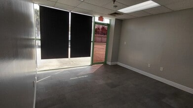 21113 Johnson St, Pembroke Pines, FL to rent Interior Photo- Image 2 of 4