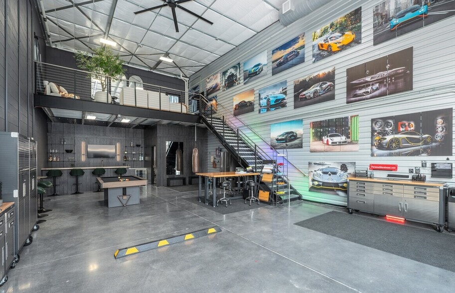 Pre-Leased Investment Units in Buford portfolio of 7 properties for sale on LoopNet.co.uk - Interior Photo - Image 2 of 12