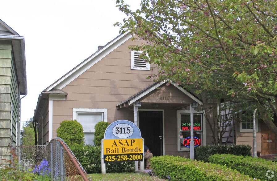 3115-3119 Oakes Ave, Everett WA portfolio of 3 properties for sale on LoopNet.co.uk - Building Photo - Image 3 of 5