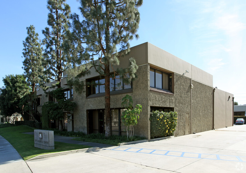 1434-1440 W Taft Ave, Orange, CA for rent - Primary Photo - Image 1 of 14