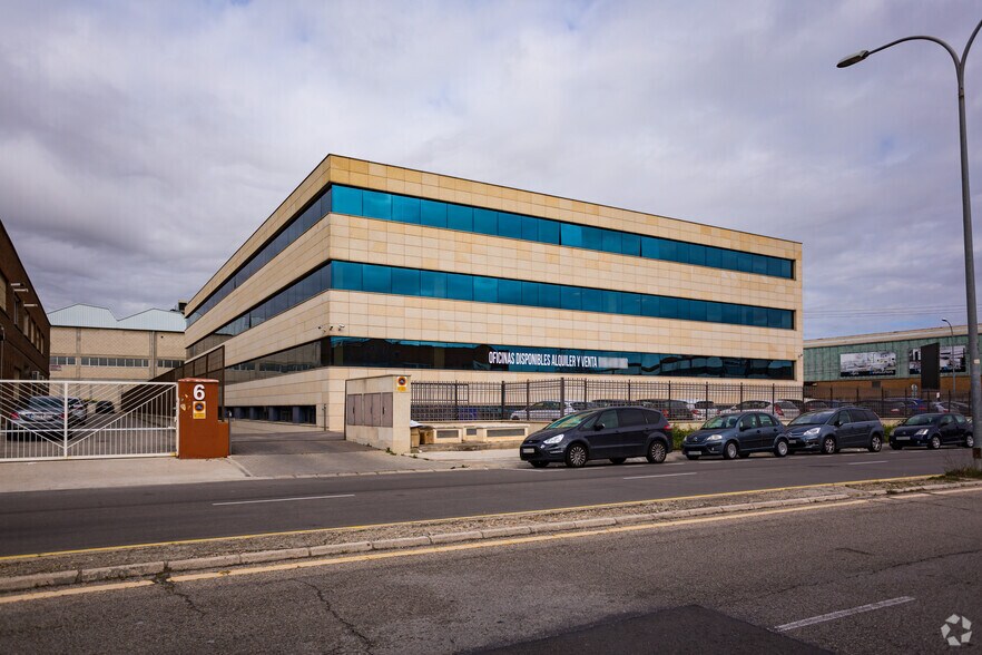 Calle Industrias, 4, Alcorcón, Madrid to rent - Building Photo - Image 3 of 6