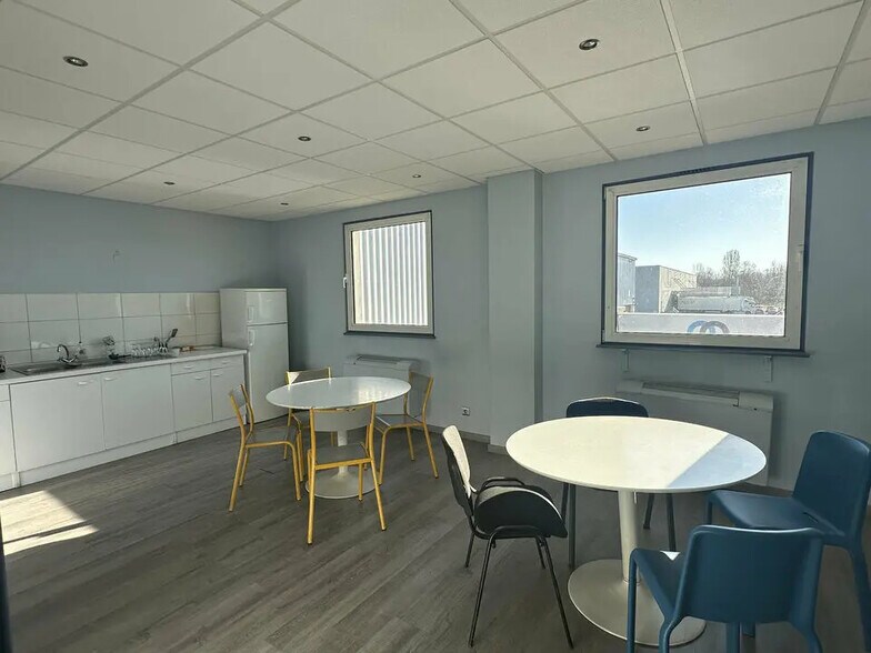 Industrial in Strasbourg to rent - Interior Photo - Image 3 of 4