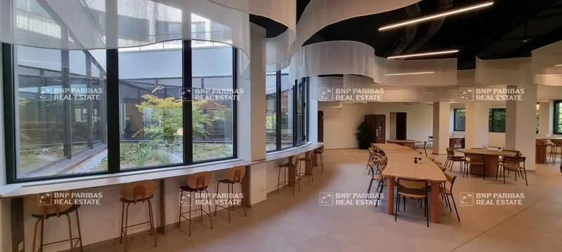 Office in Villeurbanne to rent Building Photo- Image 1 of 36