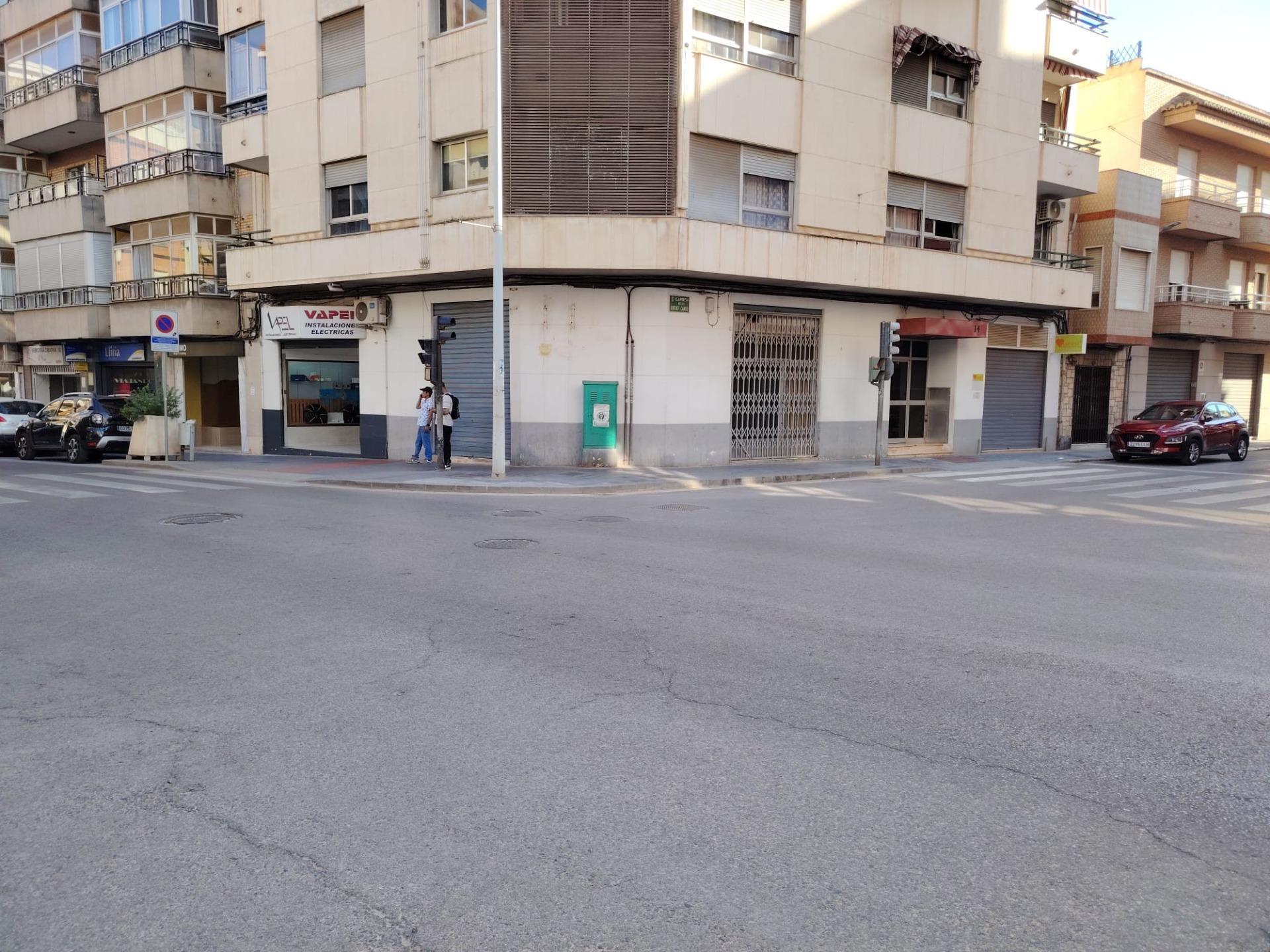 Retail in Llíria, Valencia to rent Primary Photo- Image 1 of 15