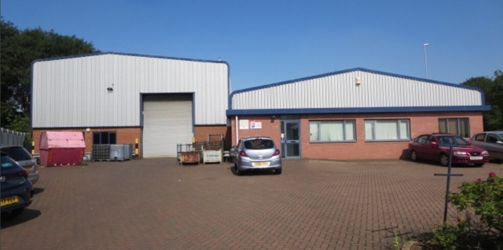 2 Robinson Clos, Kettering for sale - Primary Photo - Image 1 of 1