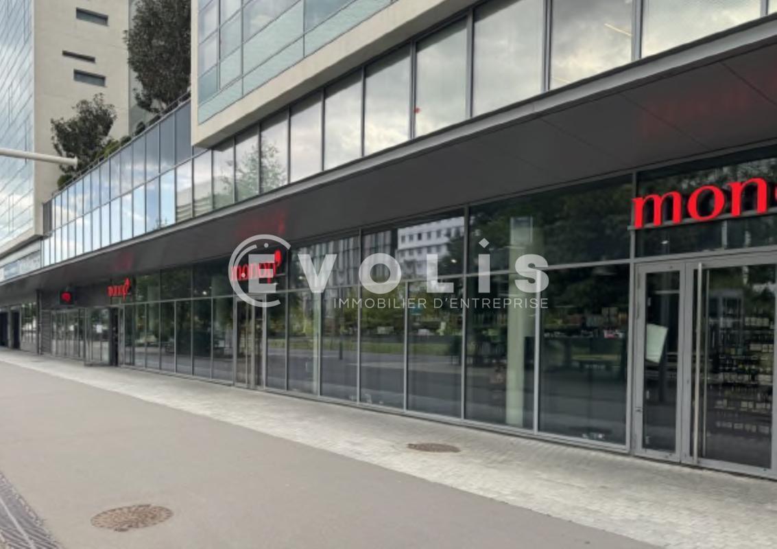 Office in Nanterre to rent Building Photo- Image 1 of 4
