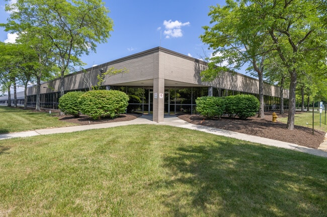 More details for 400 Cabot Dr, Hamilton, NJ - Industrial to Rent