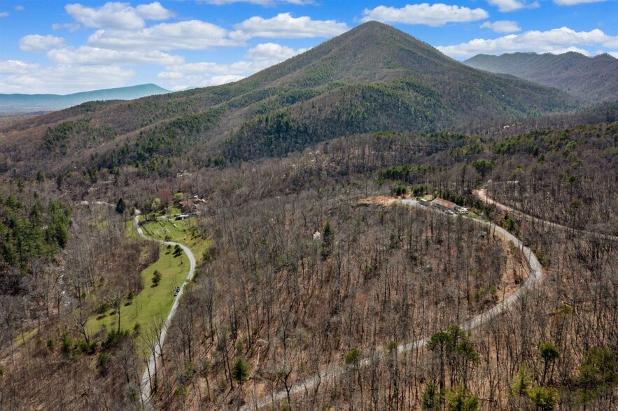 5020 Grove Hill Rd, Fincastle, VA for sale - Primary Photo - Image 1 of 1