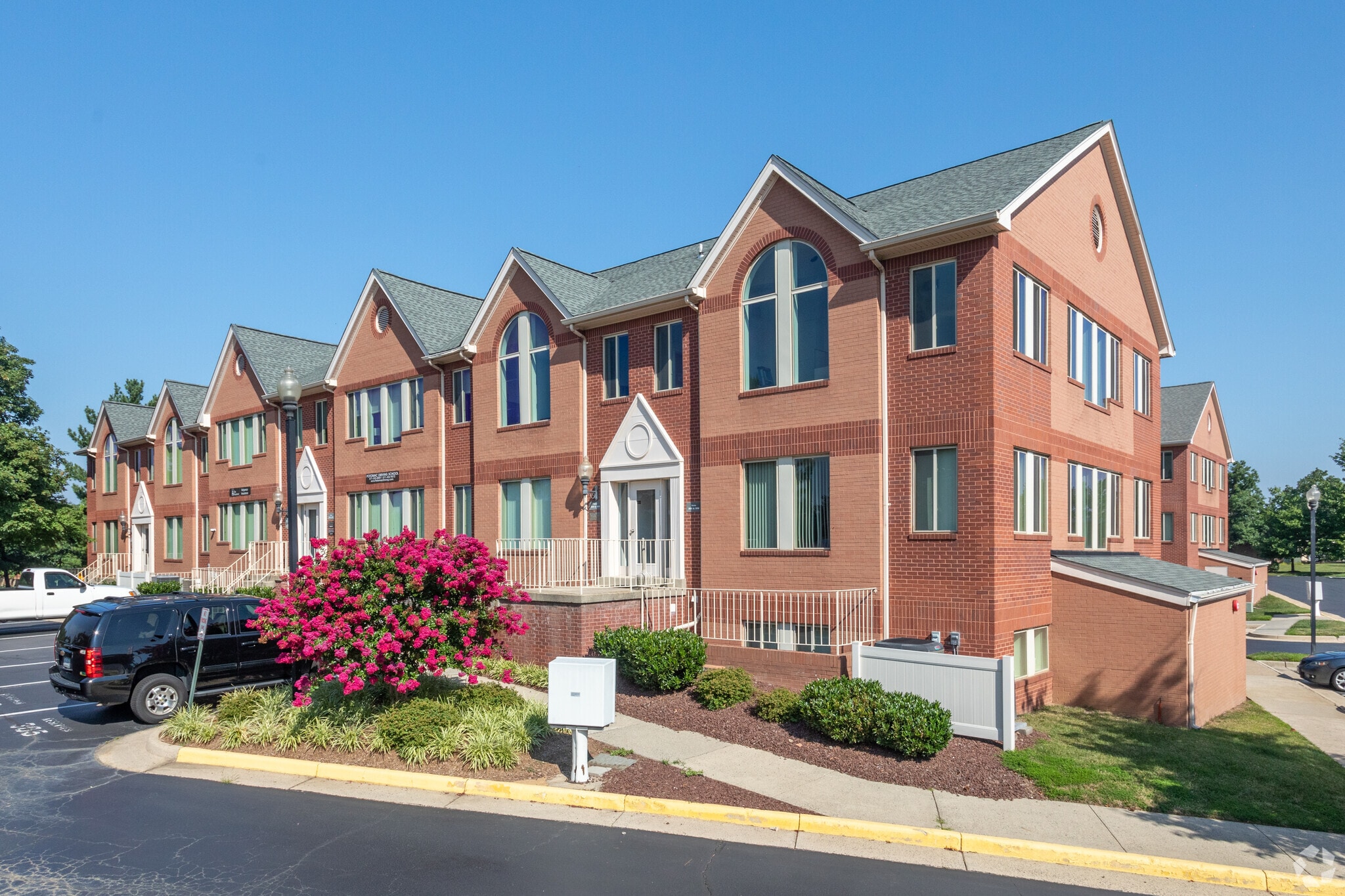 22648 Glenn Dr, Sterling, VA for sale Primary Photo- Image 1 of 6