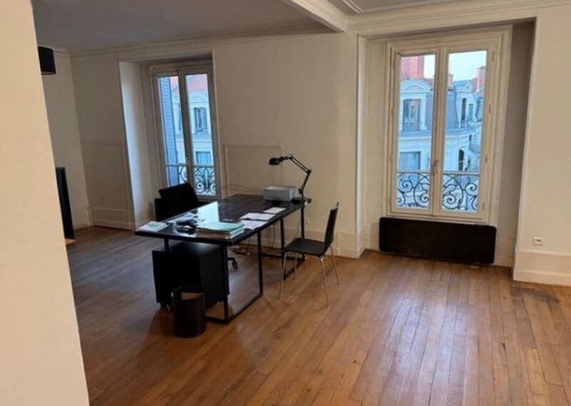 Office in Lyon to rent - Interior Photo - Image 2 of 8