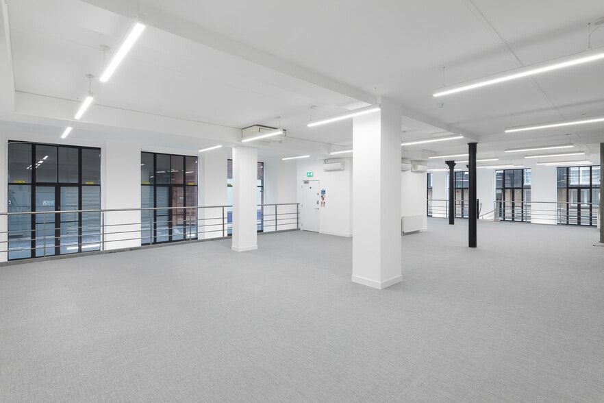 20-22 Stukeley St, London to rent - Interior Photo - Image 3 of 7